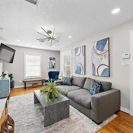 The Carriage House Retreat Apartment